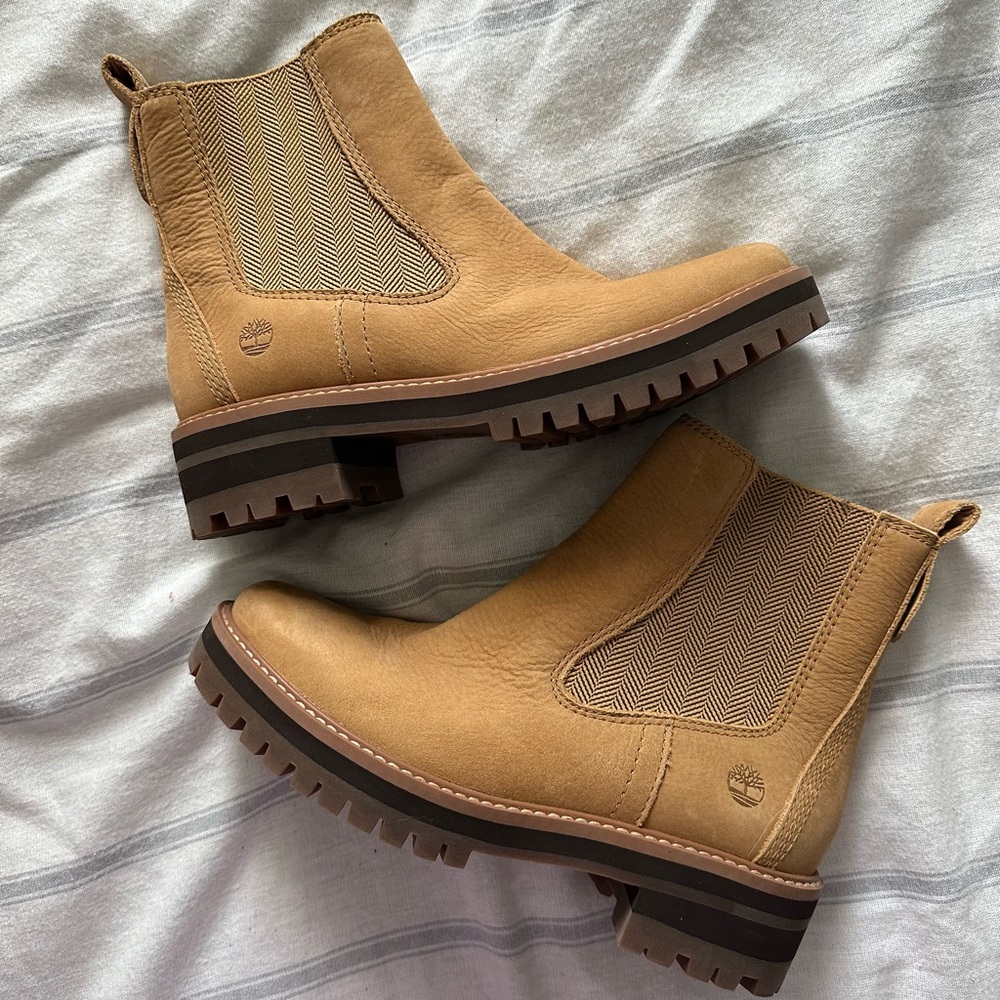 Women’s Timberland Courmayeur Valley Chelsea Boot